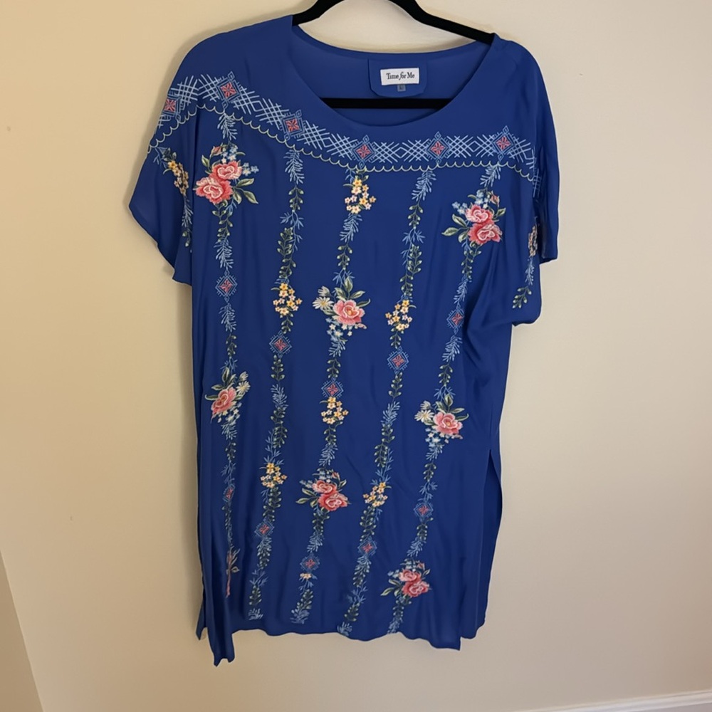Tunic blue top with floral a floral print